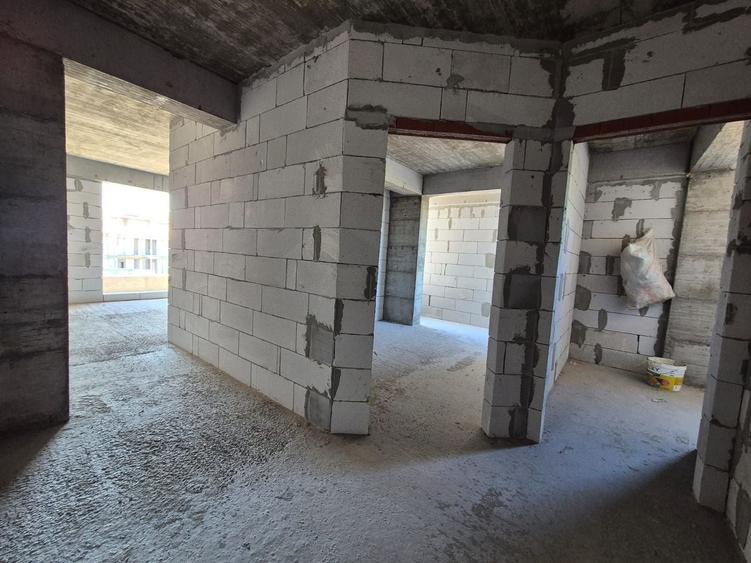 Apartament cu 2 camere decomandat în Kamsas
