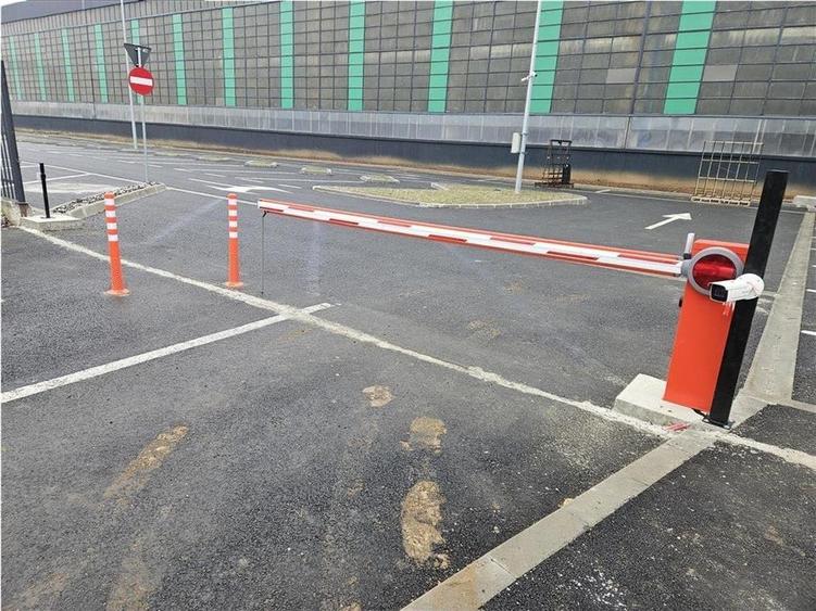 Parcare de Inchiriat 2000 mp - Platforma cu expunere la trafic auto - 4