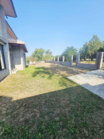 Vilă luminoasă, 4 camere, cu teren generos – Com. Plopu - 13