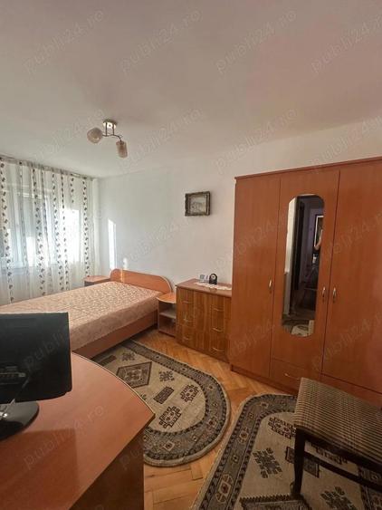 Inchiriez Apartament cu 3 Camere - 7