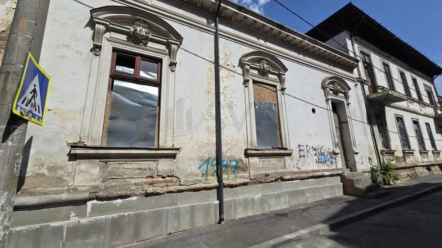 REV2004204 Vila interbelica de vanzare Unirii - 2