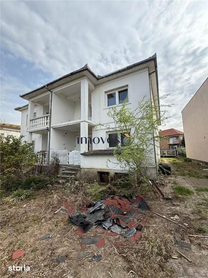 Casă cu 5 camere cu Teren 400 Mp în Titulescu