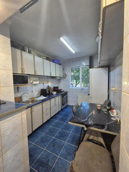 Vand apartament trei camere ,zona Aparatori Patriei!! - 2