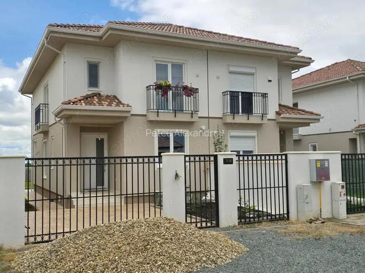 Sanandrei, Duplex P+1, Perete Dublu, Materiale de Calitate, Teren Generos Sanandrei, Duplex P+1, Perete Dublu, Materiale de Calitate, Teren Generos