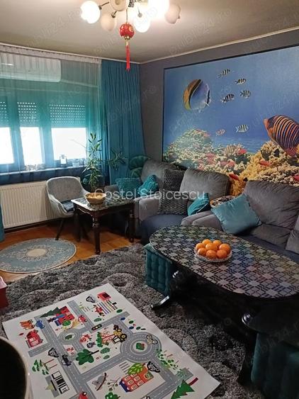 Vand apartament 3 camere decomandat,Dezrobirii,Bl. IS Vand apartament 3 camere decomandat,Dezrobirii,Bl. IS