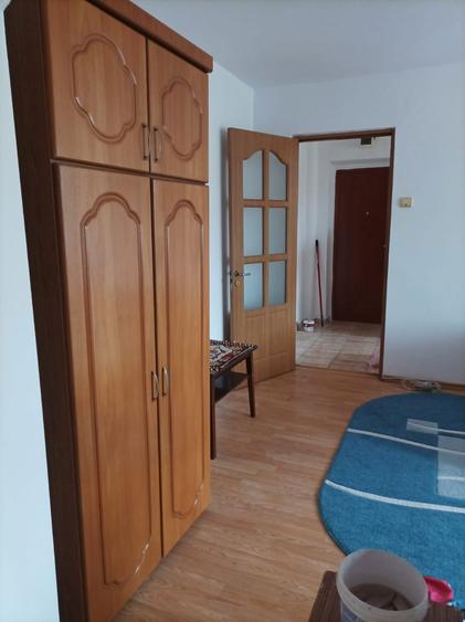 Inchiriez apartament 2 camere - 2