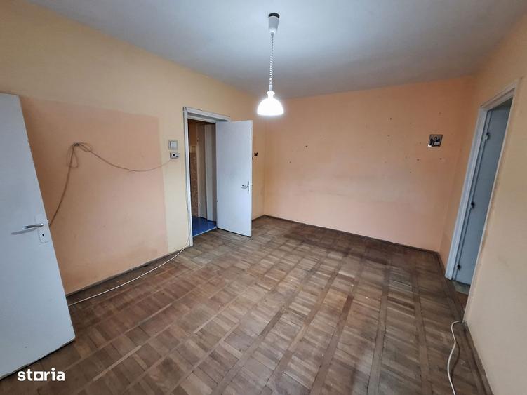 Apartament cu balcon si gradina, centrul Bacaului - 5