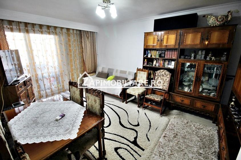 Apartament 2 camere,54mp,et.1,izolat,lift nou,cartier Tudor - 1