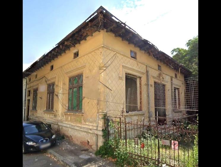 Vanzare casa si teren zona centrala - 1