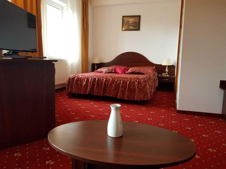 Predeal - Inchiriez PENSIUNE de 1000 MP pe Str. TREI BRAZI nr. 64 - 6