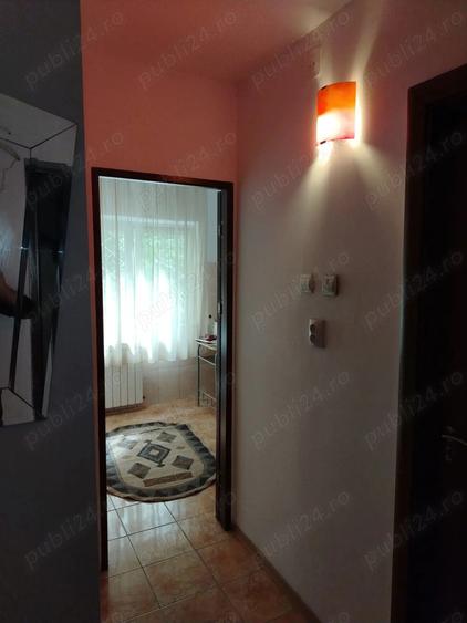 Propr. ofer ptr. inchiriere gars. 35 mp,ptr.minim un an de zile,la 375 E luna,la Eroii Revolutiei - 1