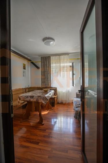 Apartament 2 camere de vânzare în zona Pod Butelii - Blocul SR - 17