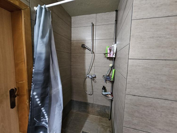 Două case individuale, P+M, construcții 2002/2007, în Giroc, comision 0% - 13