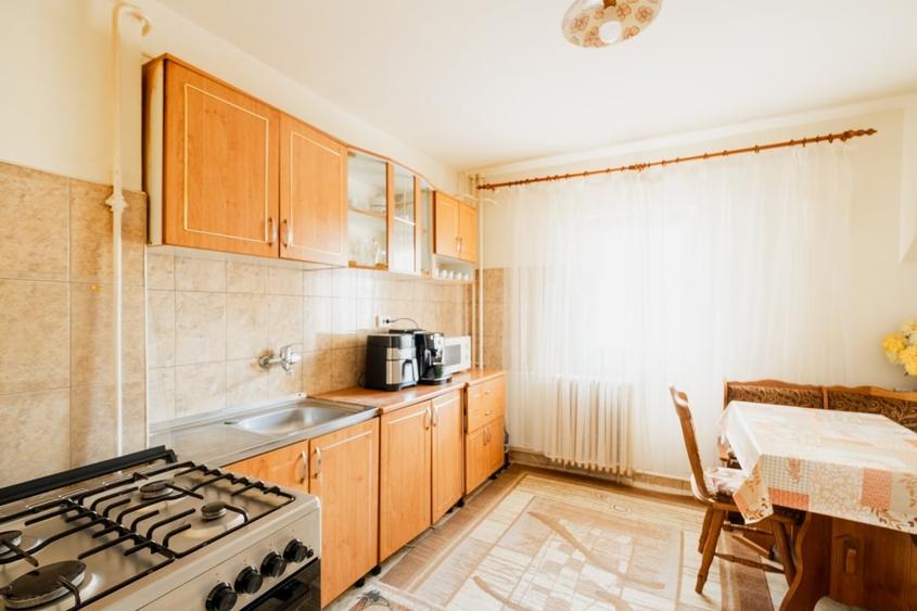 OPORTUNITATE: 3 camere + 2 bai, DECOMANDAT, Girocului – langa Spitalul Judetean. - 2