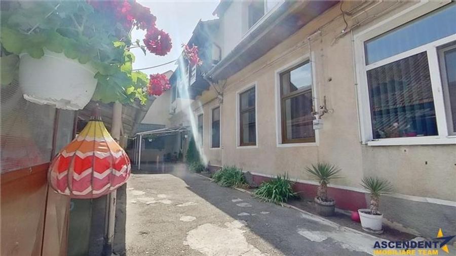 Apartament in casa, cu terasa si curte interioara, Central, Brasov - 1
