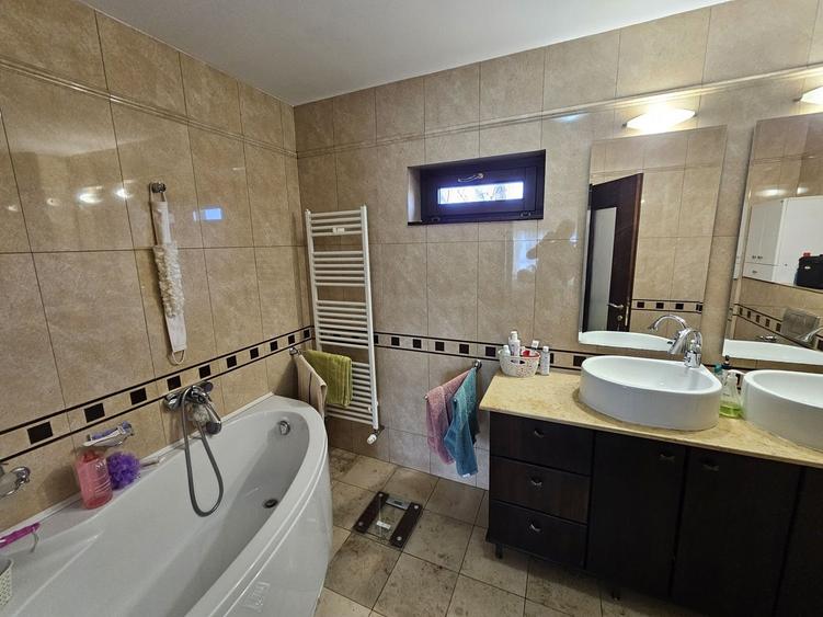 Vilă de Lux Unică în Ploiești | 690 mp Utili | Piscină Interioară - 12