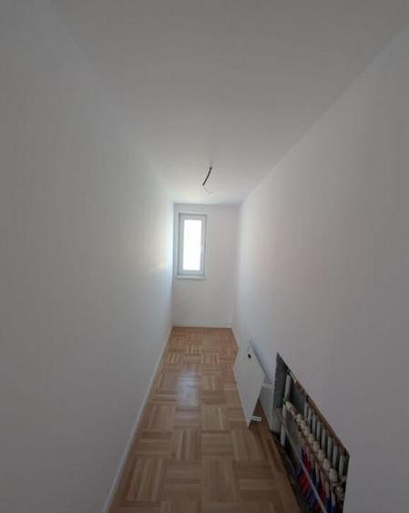 Casa Spa?ioasa cu 7 Camere, 242 mp Utili ?i 600 mp Teren - 3