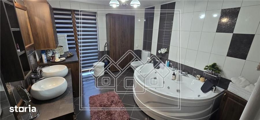 Casă cu 4 camere cu Teren 265 Mp în Central