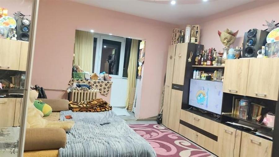 Apartament 2 camere, etaj 2, mobilat, zona Ura - 2
