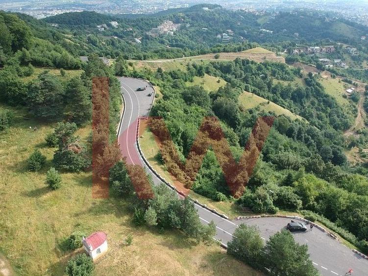 Teren cu priveliste superba si deschidere la drumul de Poiana Brasov - 1