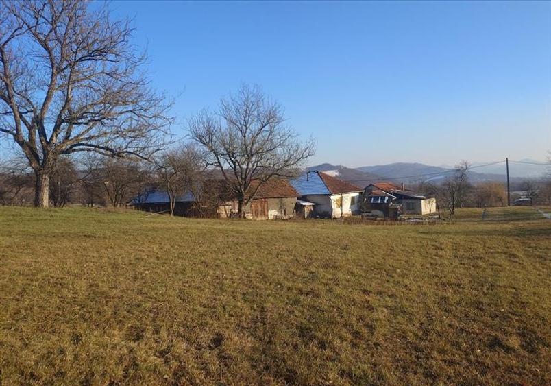 Se vinde Casa si teren cu priveliste, zona rurala - 17