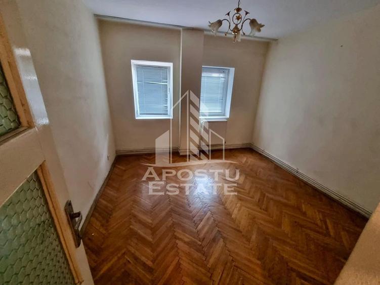 Apartament 2 camere, etaj 1,centrala proprie, zona Saguna - 1