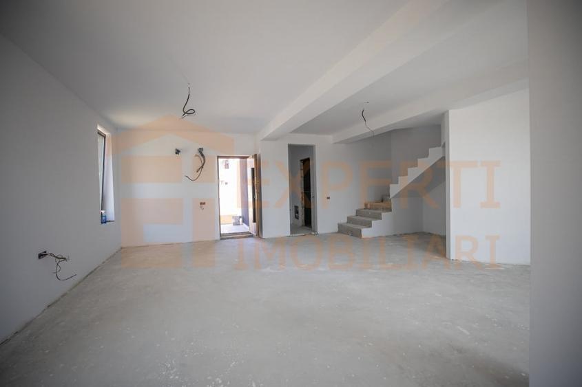 Vila situata in Palazu Mare zona Elvila - 9