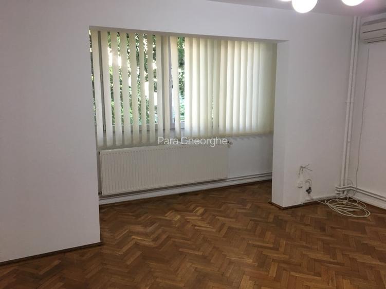 Apartament cu 4 camere decomandat în Take Ionescu