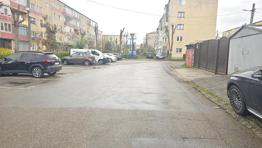 Vand garaj in Deva, pe strada Cernei, suprafata utila 19 mp + loc de parcare - 3