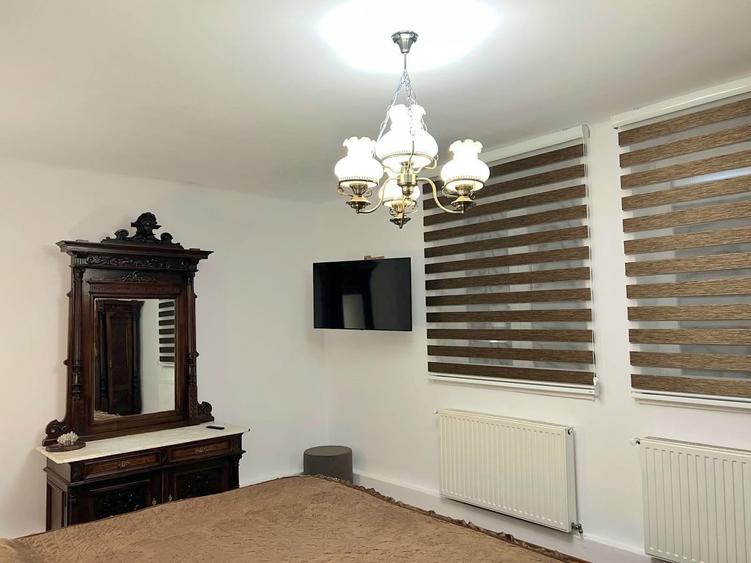 Apartament cu 3 camere decomandat în Centrul Istoric