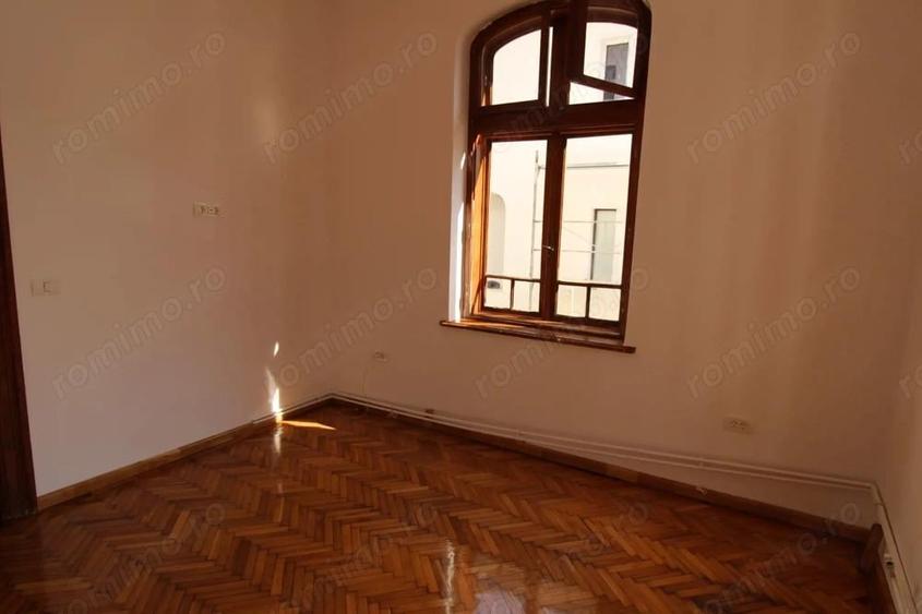 Spa?iu comercial, zona Centrala - 4