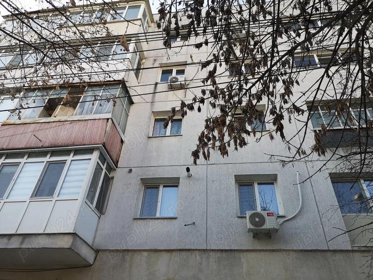 Vand apartament 3 camere, cf.1, et. 2, 2 bai, 2 balcoane, 72,47mp, pe mijloc, izolat, proprietar. - 1