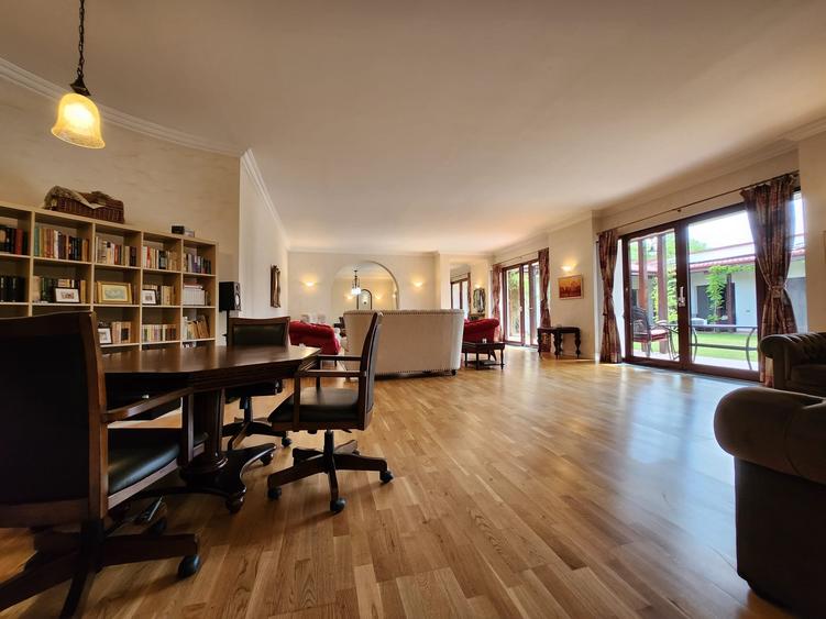 Baneasa Vila cu piscina si curte interioara - 4