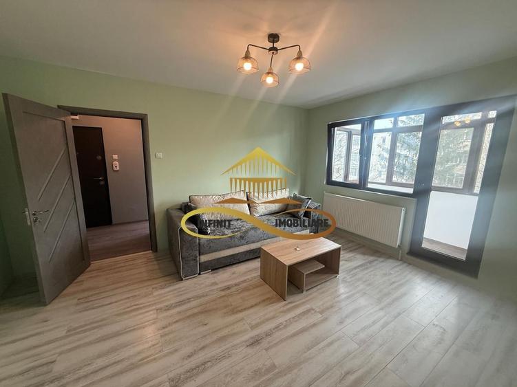 Apartament renovat 2 camere etaj 3 de vanzare Bacau - 1