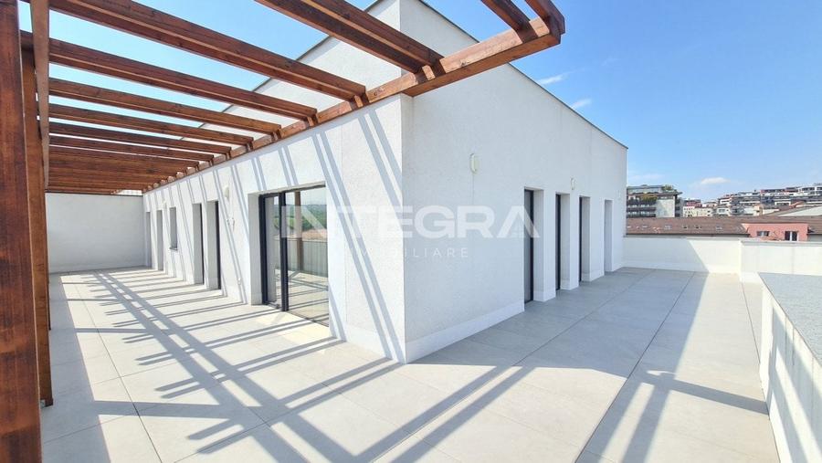 Penthouse Cu Lift Propriu, 4 Camere si Garaj Pentru Doua Masini, Buna Ziua. - 5