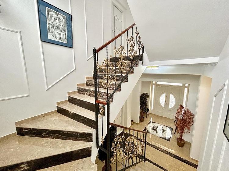 Discount mare, 2 camere lux, gata de mutare, comision 0 - 15