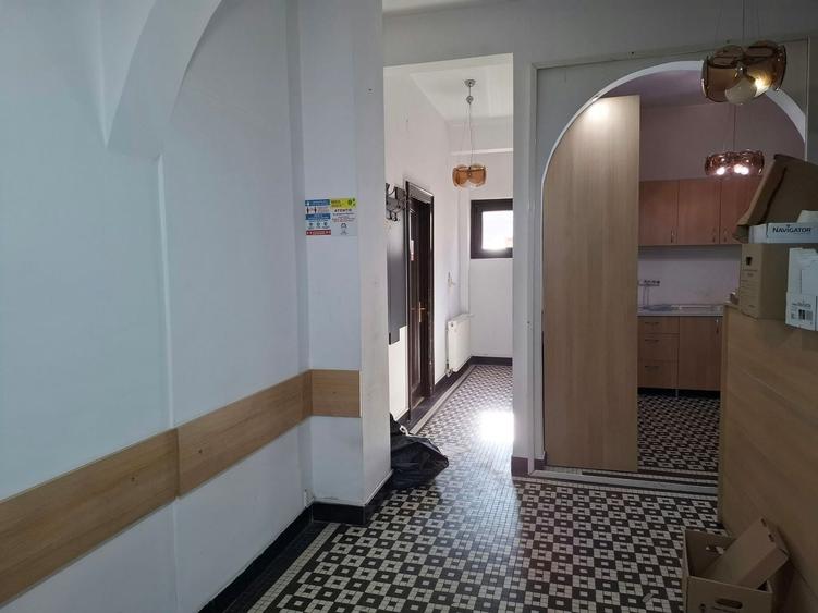 Birou, de 150 mp, în Moșilor