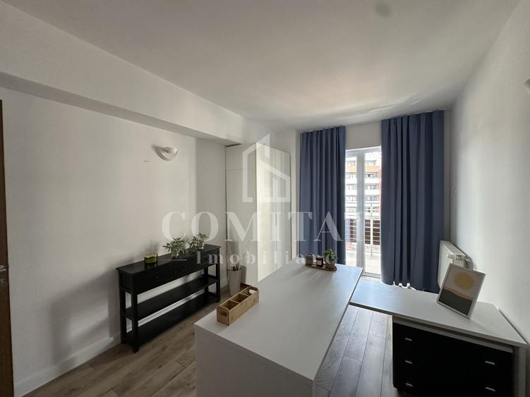 Apartament cu 5 camere semidecomandat, mobilat în Bună Ziua