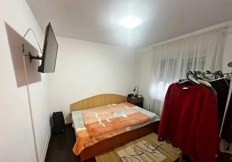 Apartament cu 3 camere, zona Alexandru cel Bun - 1