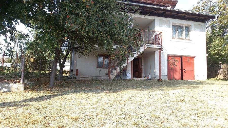 Casa de vanzare in Dolhestii Mari ,2400mp de teren. , - 3