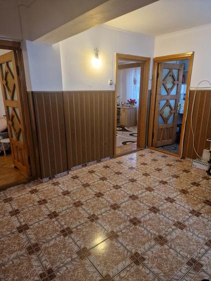 Apartament 4 camere zona Parcul Mihai Eminsecu , etaj 2 , loc de parcare - 5