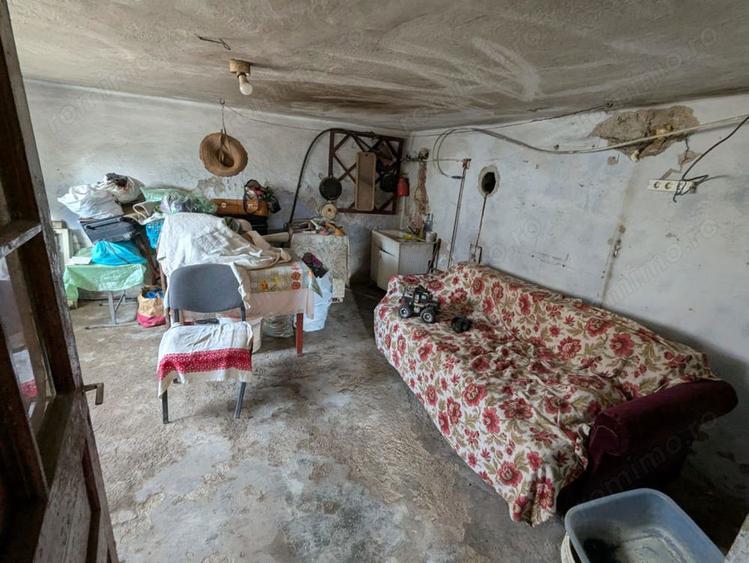 Vand casa cu etaj 4 camere Mera - 9