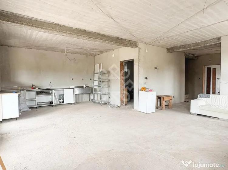 Casă cu 4 camere cu Teren 745 Mp în Central
