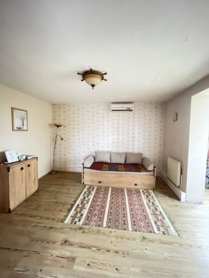 Apartament Deosebit, semidecomandat  cu garaj in curte - 3
