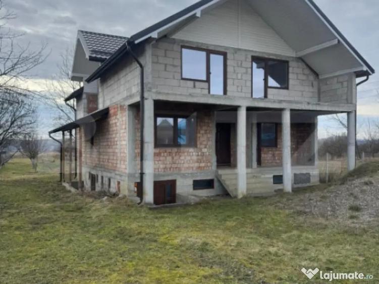 Casa la ro?u Mana?turel ,teren generos,priveli?te pano - 18