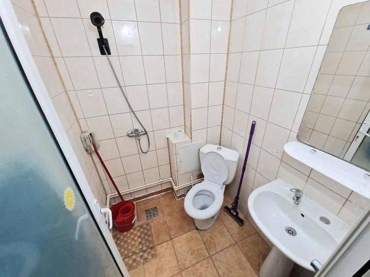 Inchiriez 1 camera tiglina 1 - 2