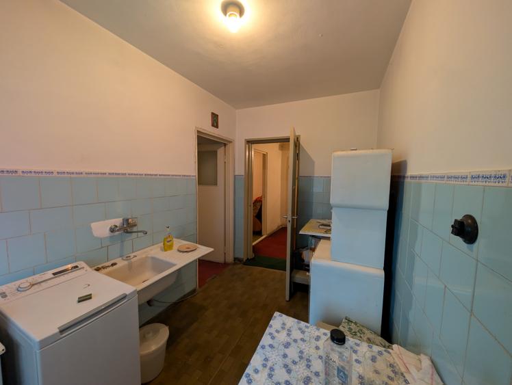 Vânzare apartament 2 camere zona Nord, decomandat, etaj 3, 50mp, bloc din beton - 5