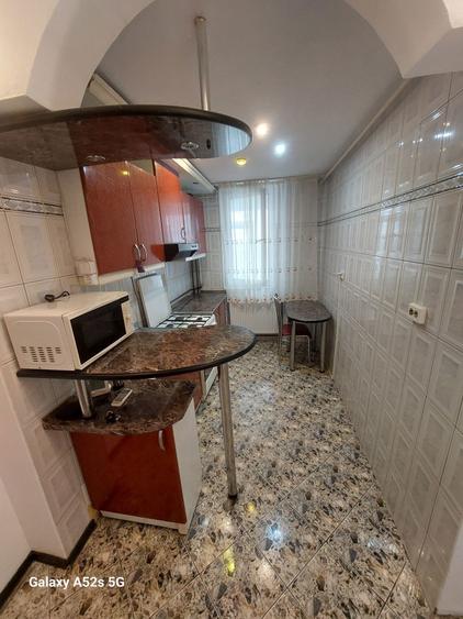 Ofer spre inchiriere apartament cu 2 camere decomandat - 6