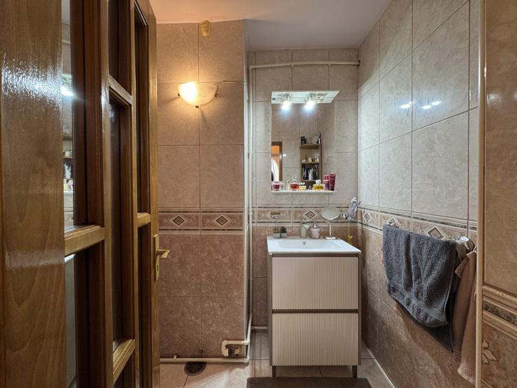 5 cam. etaj 1, 96 mp, decomandat, renovat, zona Zahana - 19