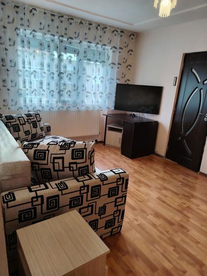 Vand apartament tip X 3 camere mobilat utilat suprafata utila 49 mp in cartierul Nufarul municipiul Oradea Bihor - 1